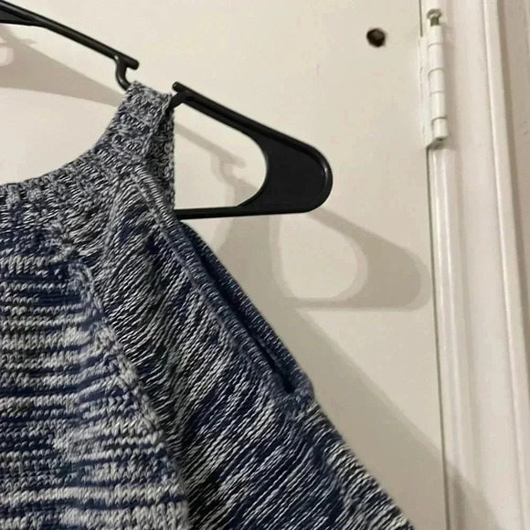 Guess Sweater Size M - Picture 8 of 8